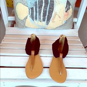 Black sandal with Zipper in the back 👣Super cute